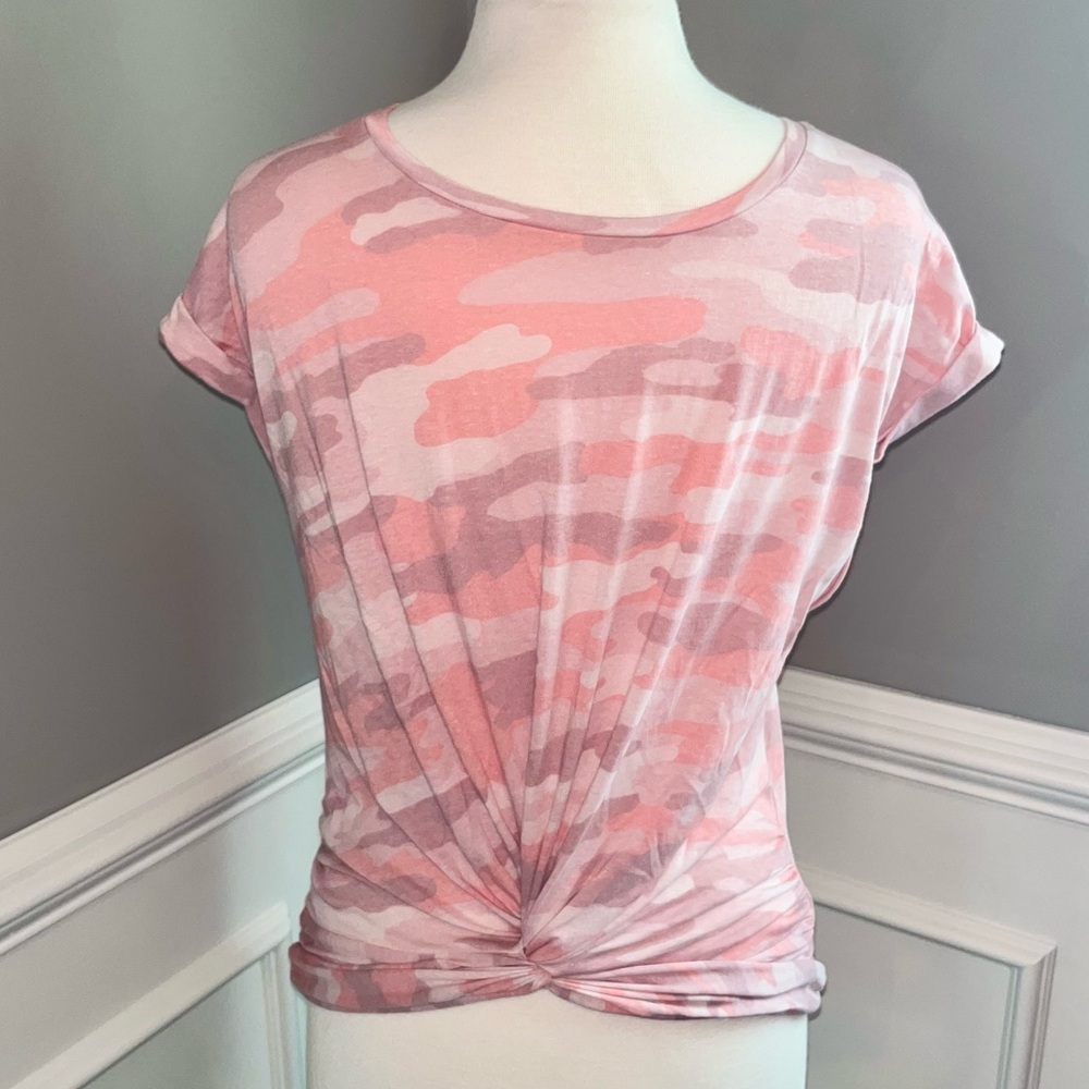 LUCKY BRAND Pink Camo Twist Top Short Sleeve Lightweight Stretch Tee Small